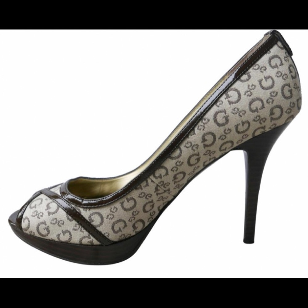 Guess by Marciano Classic Logo Pumps